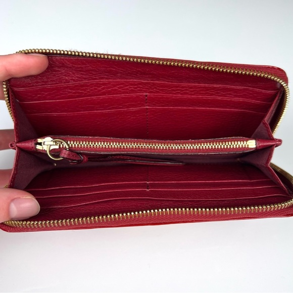 Chloe Bow Long Patent Leather Wallet - Picture 6 of 9